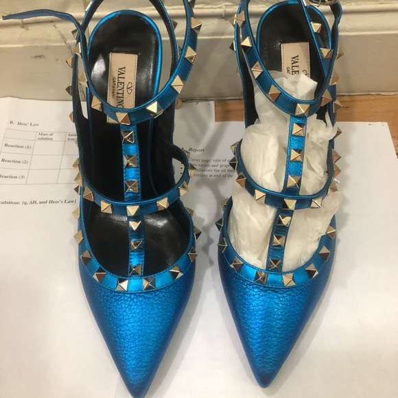 Valentino Shoes - Valentino rockstud metallic leather pointed pumps